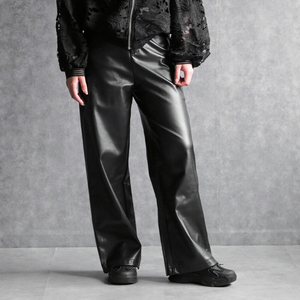 330090 フェイクレザーパンツ
