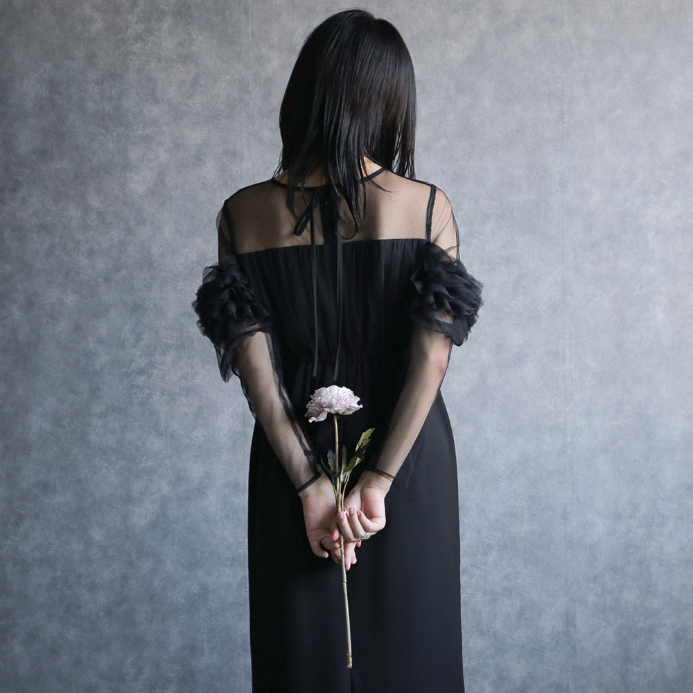 300182 リッチチュールオフショルペンシルドレス