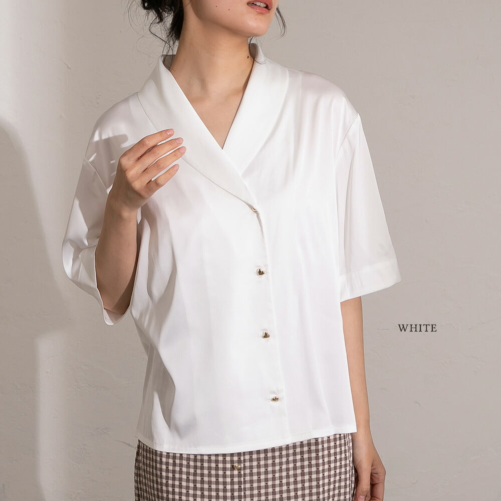 330026 ハートボタンサテンブラウス