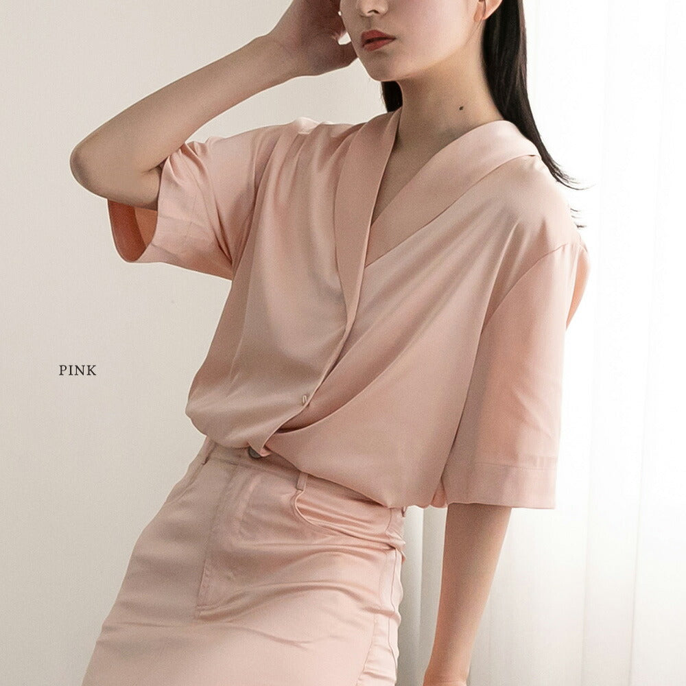 330026 ハートボタンサテンブラウス