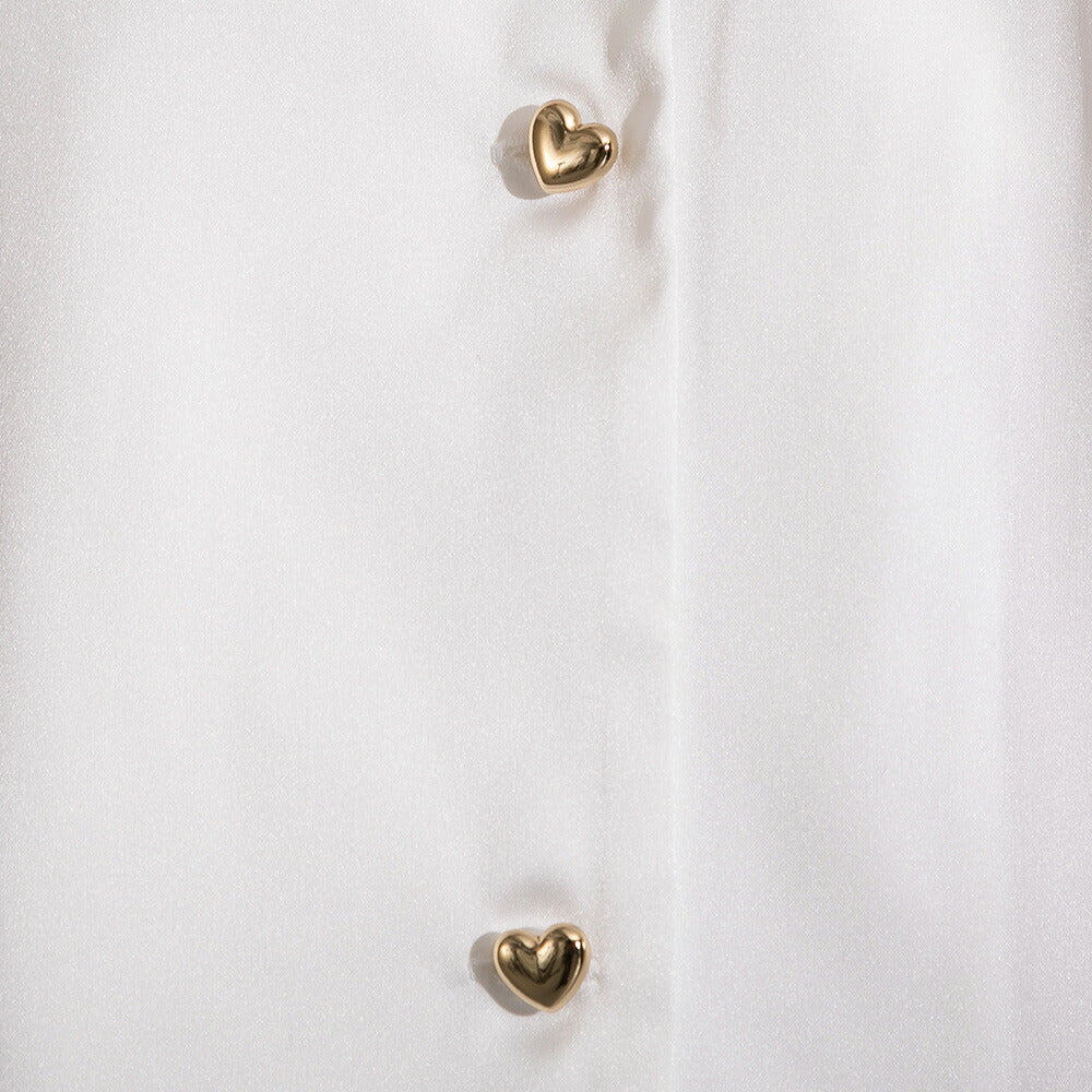 330026 ハートボタンサテンブラウス