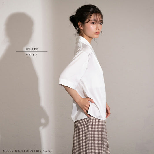 330026 ハートボタンサテンブラウス