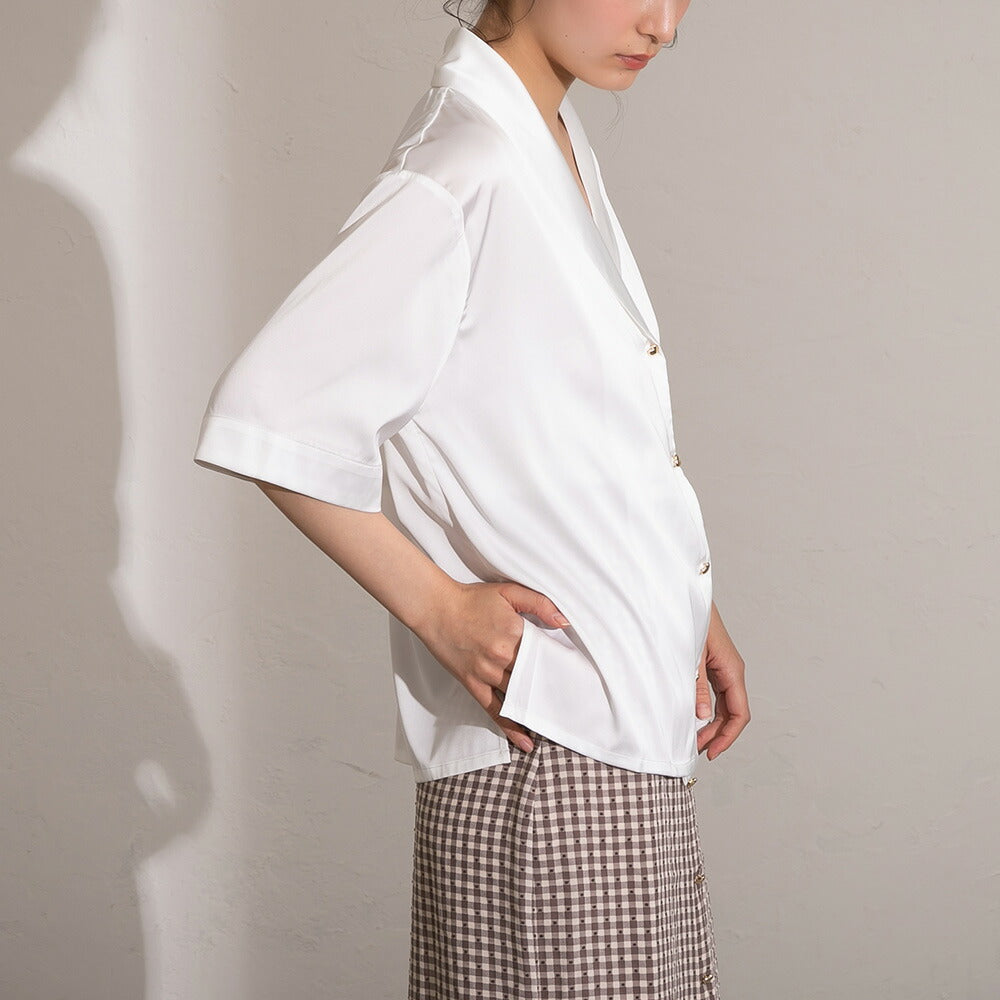 330026 ハートボタンサテンブラウス