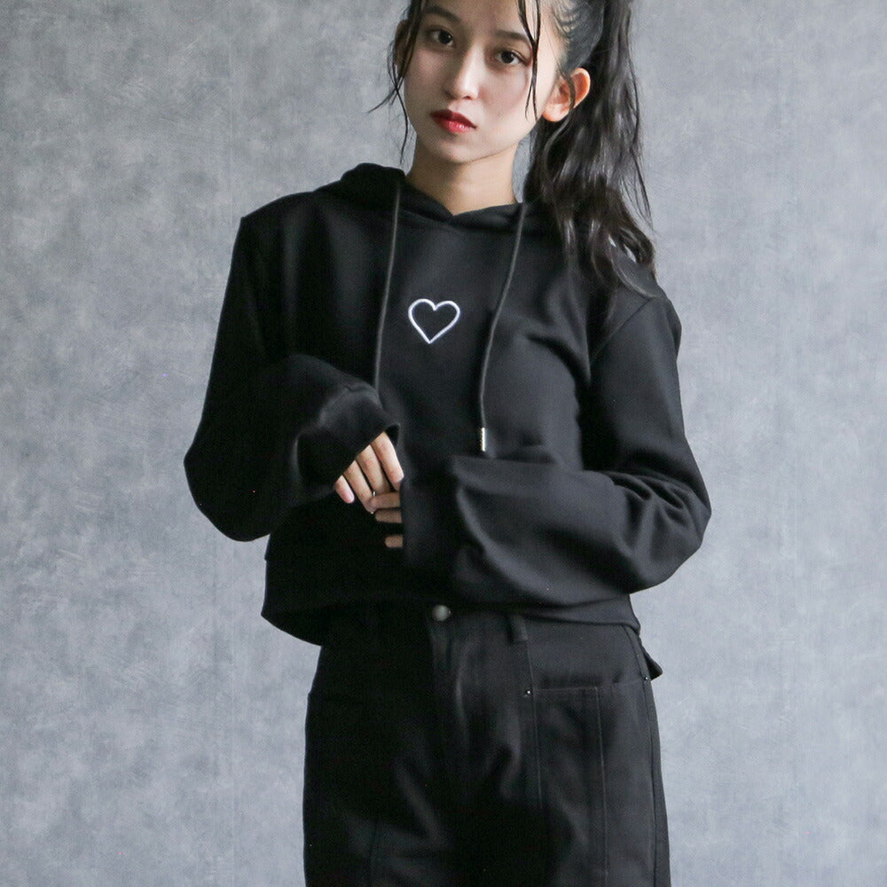 330103 ハートポイントショートフーディー