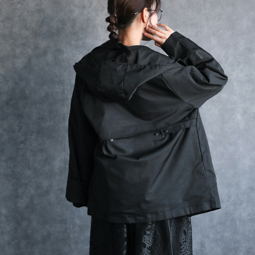 330104 マウンテンパーカー