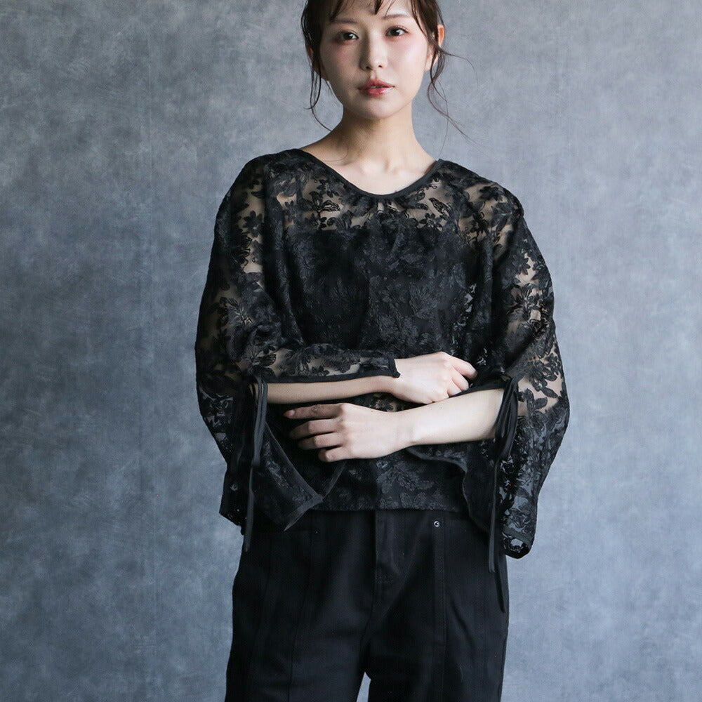 330105 フレアスリーブレースブラウス