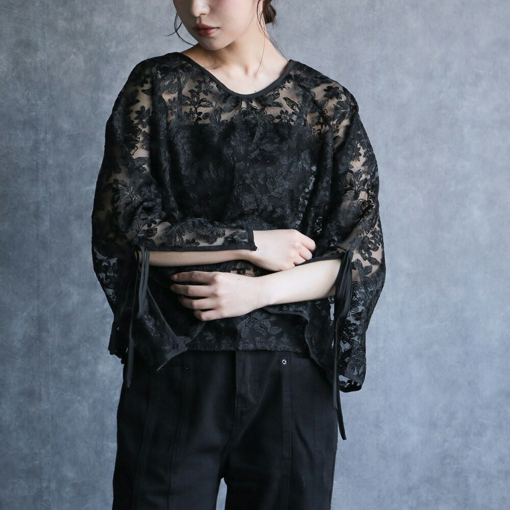 330105 フレアスリーブレースブラウス