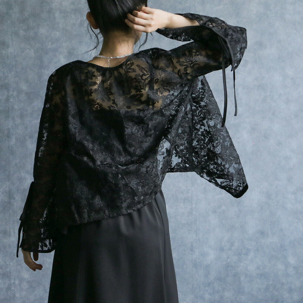 330105 フレアスリーブレースブラウス