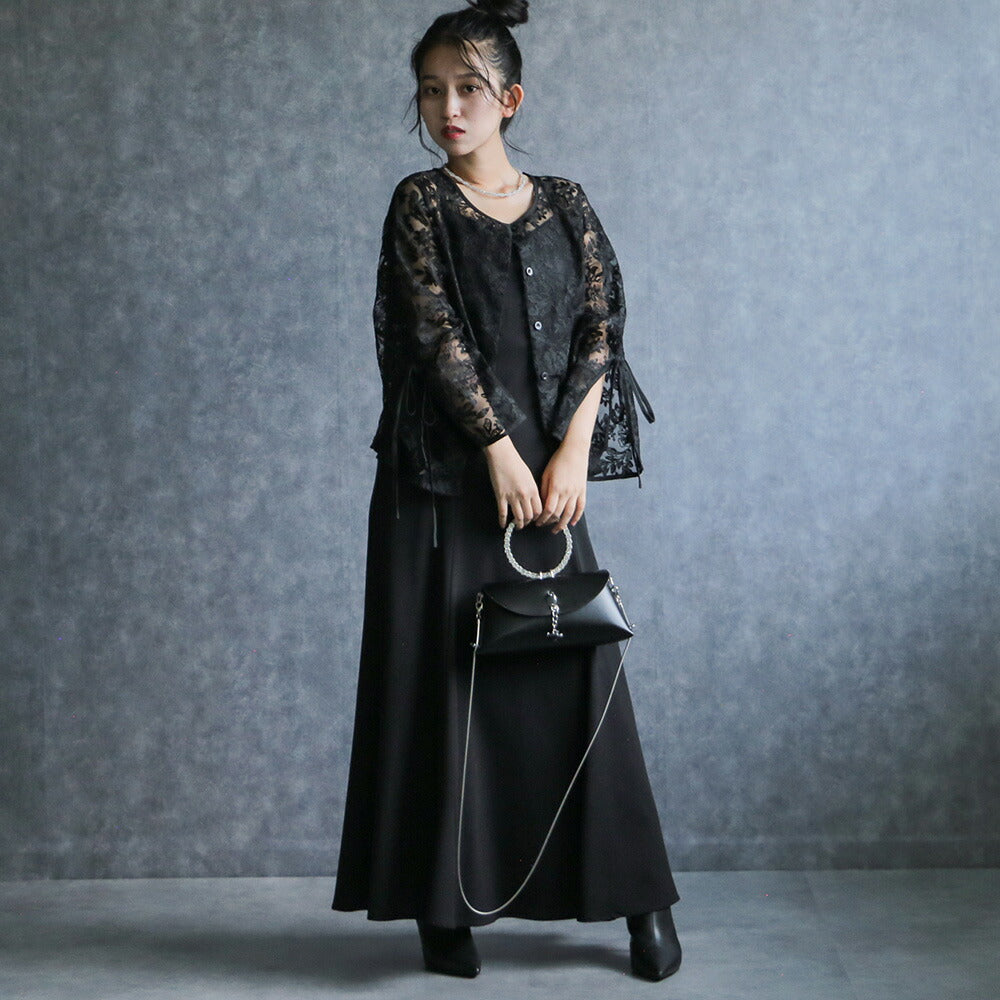 330105 フレアスリーブレースブラウス