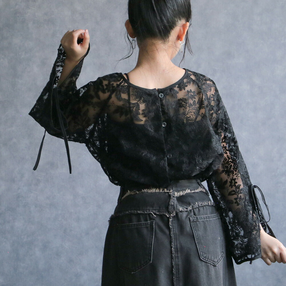 330105 フレアスリーブレースブラウス