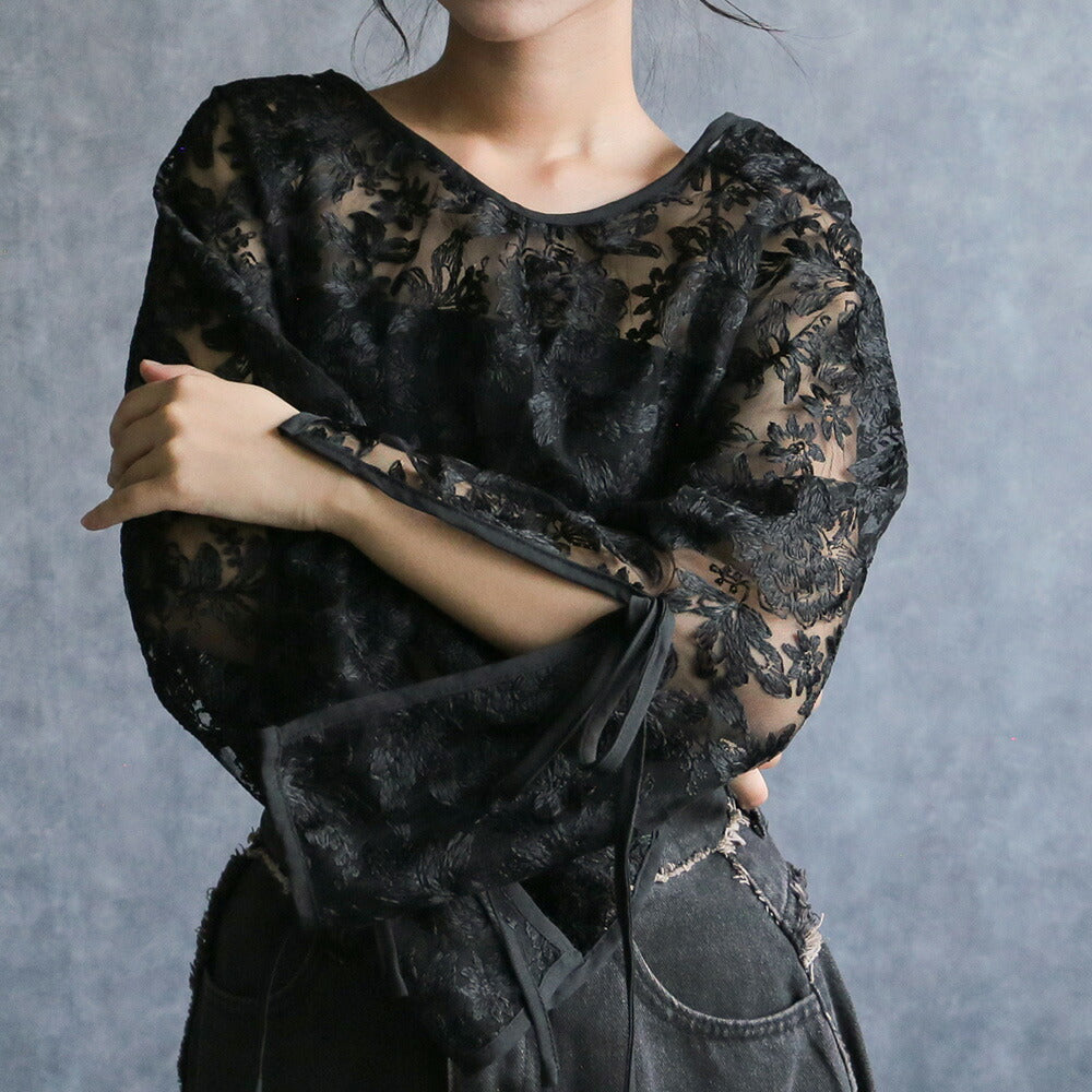 330105 フレアスリーブレースブラウス