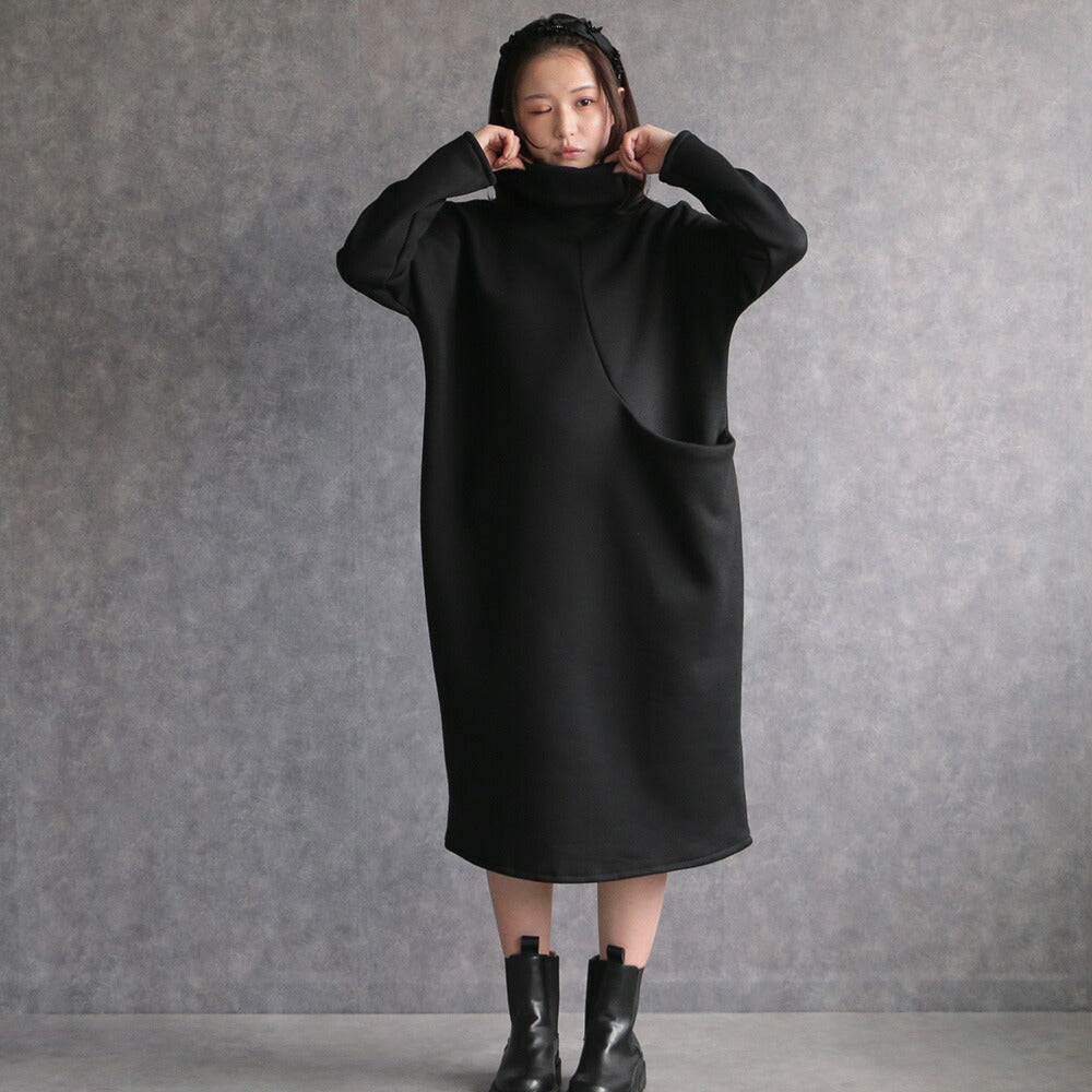 330106 ハイネック裏起毛コクーンワンピース