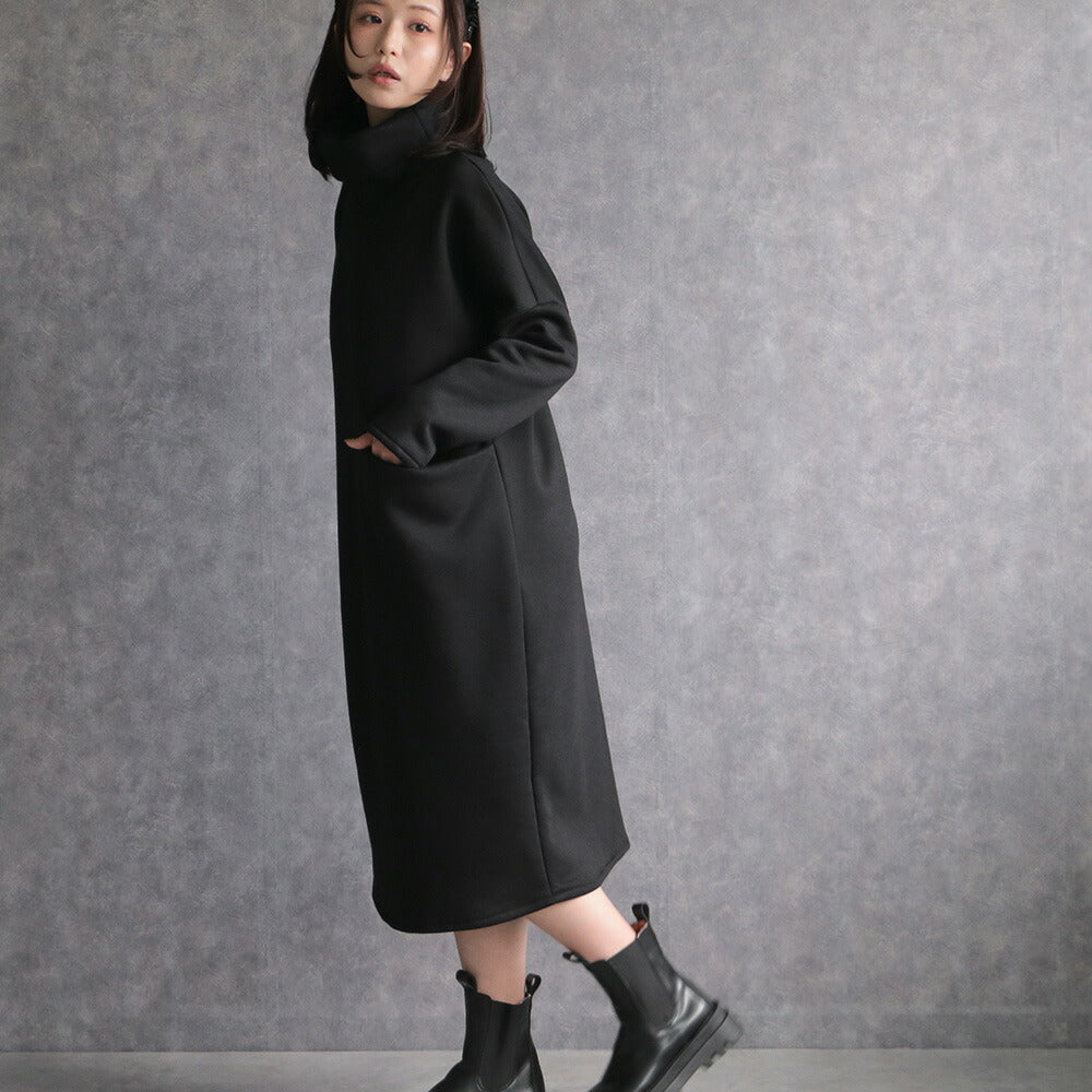 330106 ハイネック裏起毛コクーンワンピース