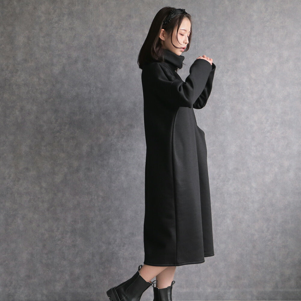 330106 ハイネック裏起毛コクーンワンピース