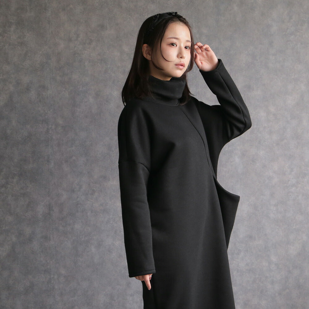 330106 ハイネック裏起毛コクーンワンピース