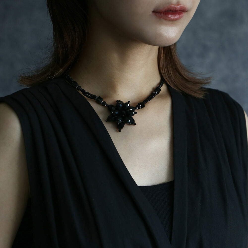 550090 フラワーネックレス