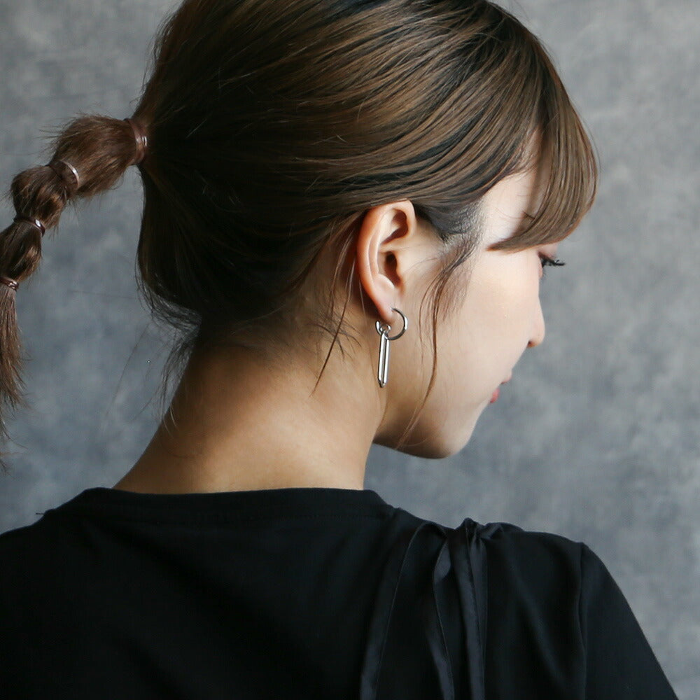 550103 カラビナピアス