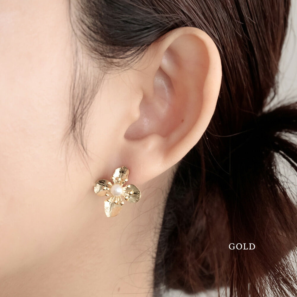 550110 メタルフラワープチピアス