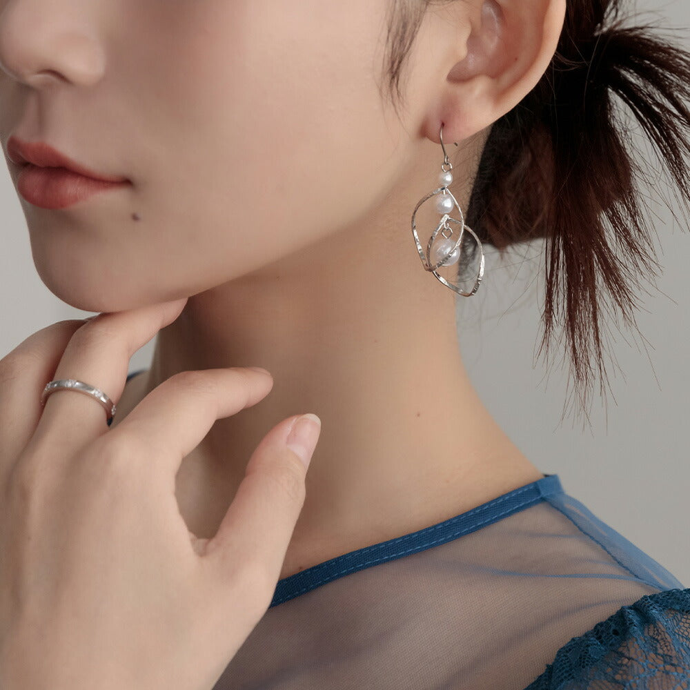 550116 スパイラルパールフックピアス