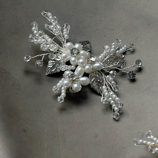 550126 バルーンパール＆リーフヘアクリップ