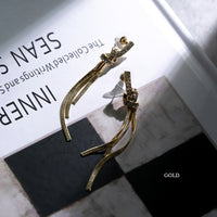 550161 ノットビジューチェーンフリンジピアス